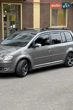 Минивэн Volkswagen Touran 2008 в 