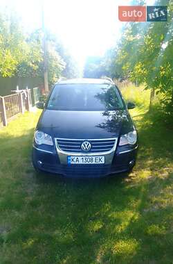 Минивэн Volkswagen Touran 2009 в Киеве