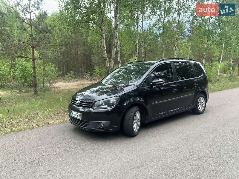 Мінівен Volkswagen Touran 2011 в Зарічному