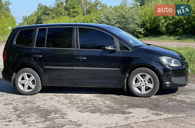 Мінівен Volkswagen Touran 2014 в 