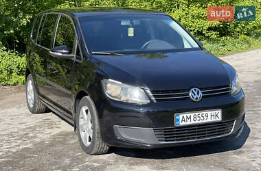 Мінівен Volkswagen Touran 2014 в 