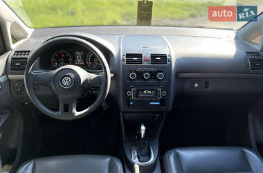 Мінівен Volkswagen Touran 2014 в 