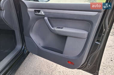Минивэн Volkswagen Touran 2013 в 