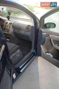 Минивэн Volkswagen Touran 2007 в 