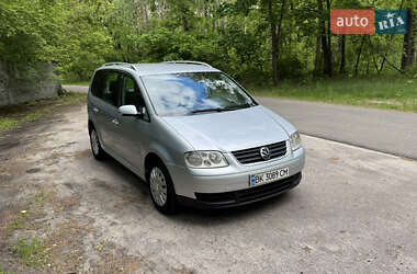 Минивэн Volkswagen Touran 2005 в 