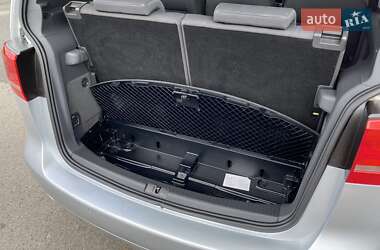 Мінівен Volkswagen Touran 2013 в 