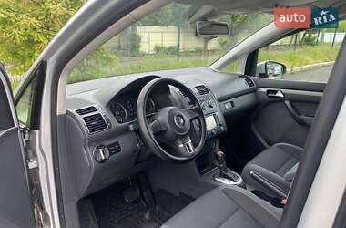 Мінівен Volkswagen Touran 2013 в 