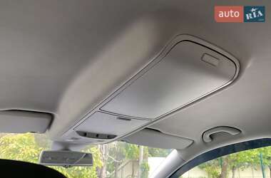 Мінівен Volkswagen Touran 2013 в 