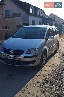 Мінівен Volkswagen Touran 2007 в Новояворівську