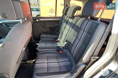 Мінівен Volkswagen Touran 2012 в 