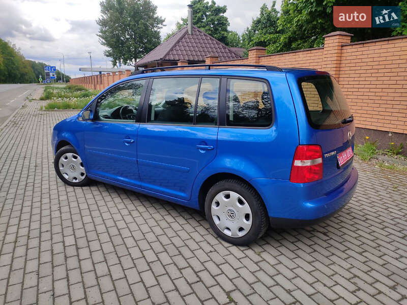 Минивэн Volkswagen Touran 2005 в Красилове
