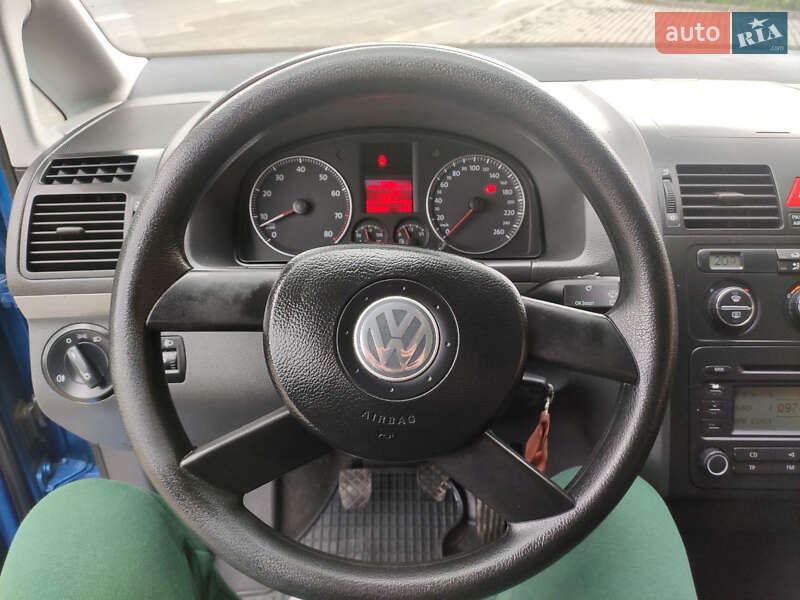 Минивэн Volkswagen Touran 2005 в Красилове
