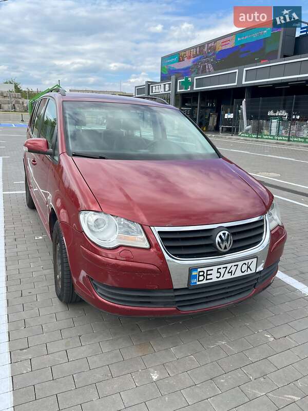 Минивэн Volkswagen Touran 2007 в Первомайске