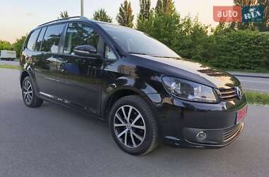 Мінівен Volkswagen Touran 2013 в 