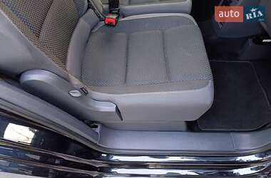 Мінівен Volkswagen Touran 2013 в 