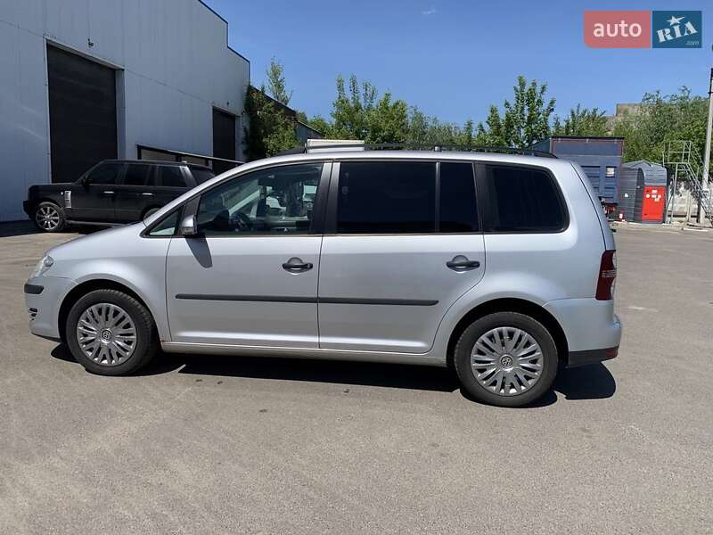 Минивэн Volkswagen Touran 2006 в 