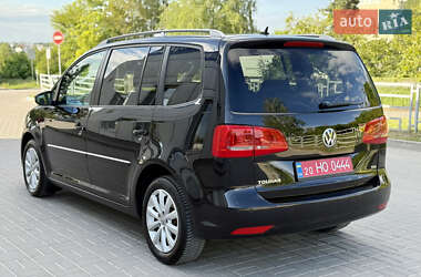 Мінівен Volkswagen Touran 2012 в 