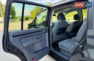 Мінівен Volkswagen Touran 2012 в 