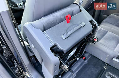 Мінівен Volkswagen Touran 2012 в 
