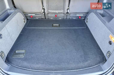 Мінівен Volkswagen Touran 2012 в 