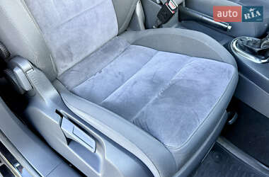 Мінівен Volkswagen Touran 2012 в 