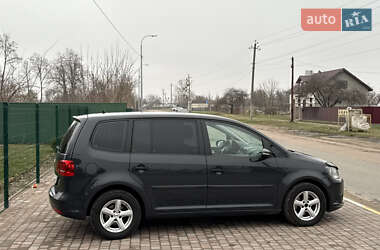 Мінівен Volkswagen Touran 2015 в 