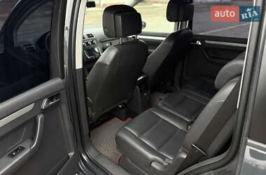 Мінівен Volkswagen Touran 2015 в 
