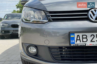 Мінівен Volkswagen Touran 2012 в 
