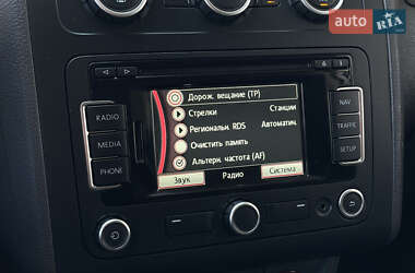 Мінівен Volkswagen Touran 2012 в 