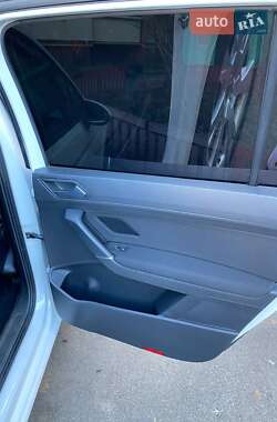 Микровэн Volkswagen Touran 2016 в 