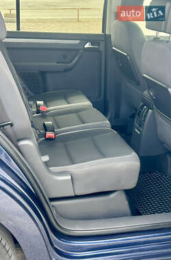 Мінівен Volkswagen Touran 2014 в 