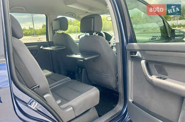Мінівен Volkswagen Touran 2014 в 