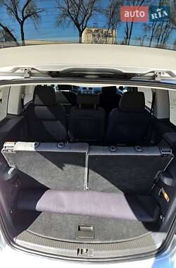 Мінівен Volkswagen Touran 2007 в 