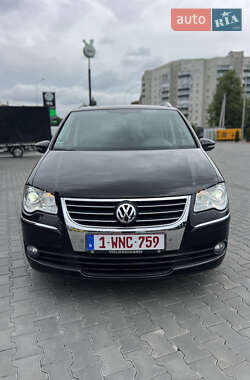 Минивэн Volkswagen Touran 2010 в 
