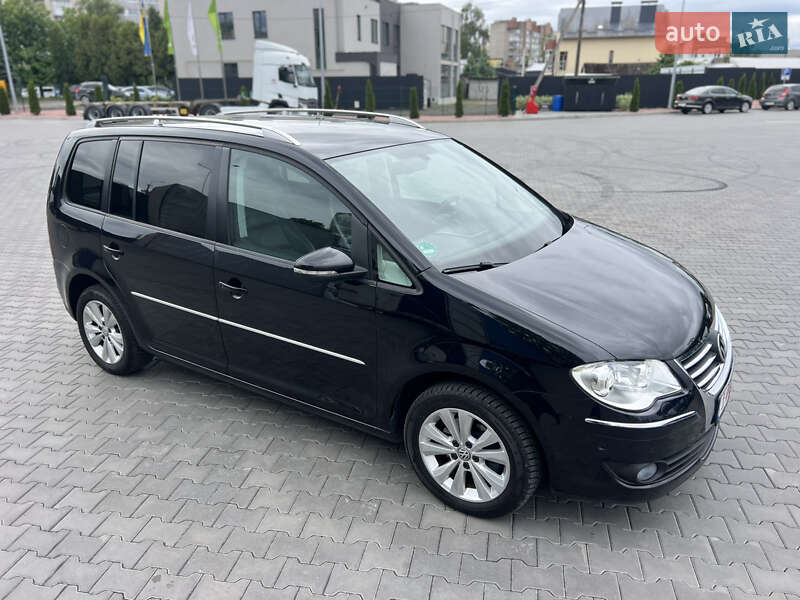 Мінівен Volkswagen Touran 2010 в Луцьку