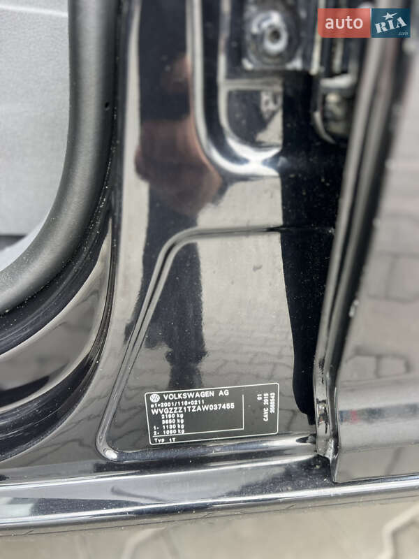 Мінівен Volkswagen Touran 2010 в Луцьку