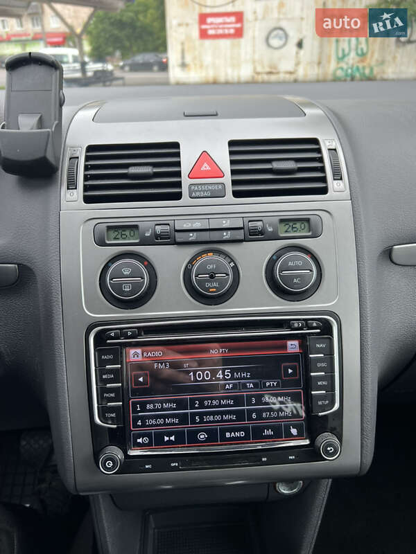Мінівен Volkswagen Touran 2010 в Луцьку