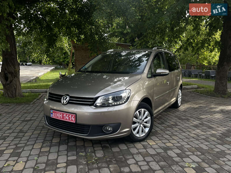Минивэн Volkswagen Touran 2012 в 