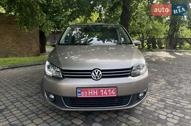 Минивэн Volkswagen Touran 2012 в 