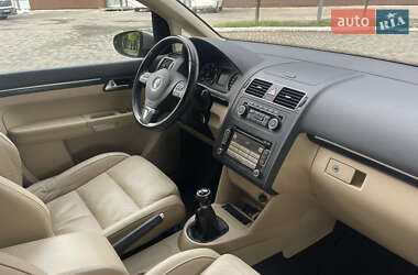 Минивэн Volkswagen Touran 2012 в 