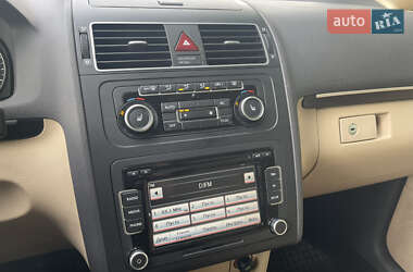 Минивэн Volkswagen Touran 2012 в 