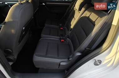 Мінівен Volkswagen Touran 2013 в 