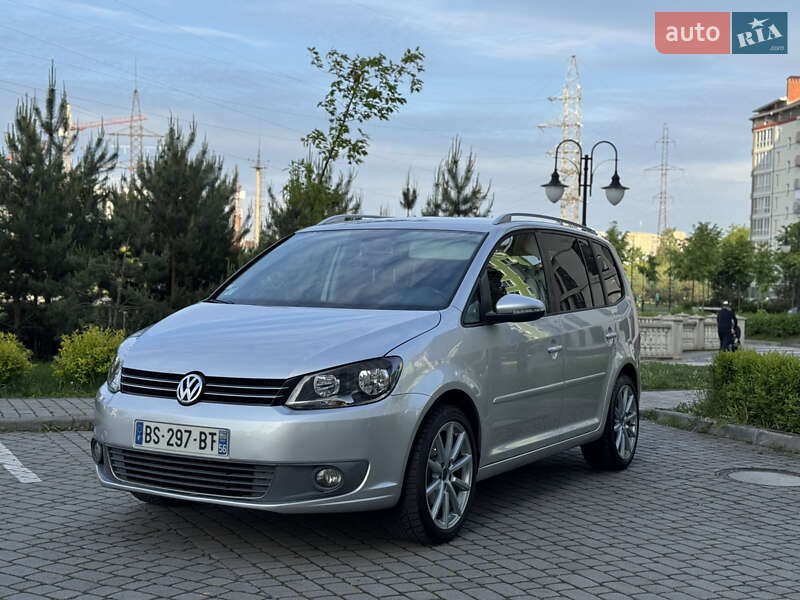 Мінівен Volkswagen Touran 2010 в Івано-Франківську