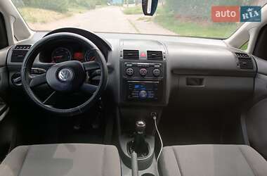 Минивэн Volkswagen Touran 2006 в Днепре