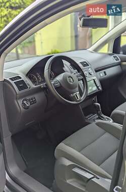 Мінівен Volkswagen Touran 2013 в 