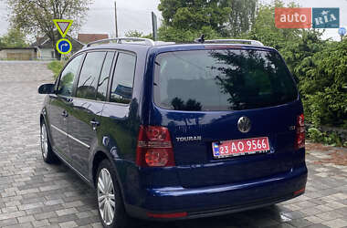 Минивэн Volkswagen Touran 2010 в 
