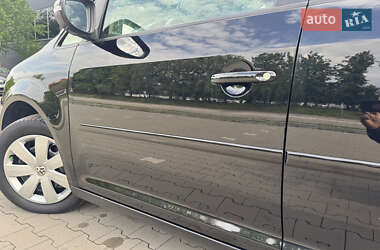 Мінівен Volkswagen Touran 2011 в 