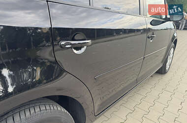 Мінівен Volkswagen Touran 2011 в 