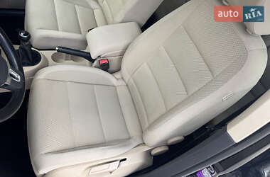 Мінівен Volkswagen Touran 2011 в 