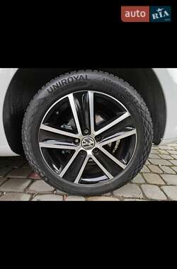 Мінівен Volkswagen Touran 2013 в 